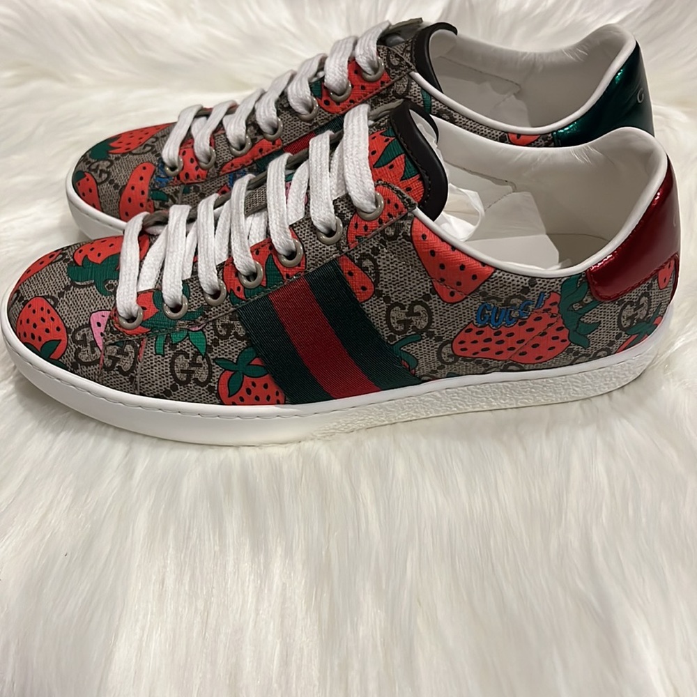 Gucci Ace Strawberry Sneakers - Picture 7 of 16
